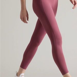 Rhône Revive Pockets 7/8 Leggings. Size S. Color Plum (reddish purple)